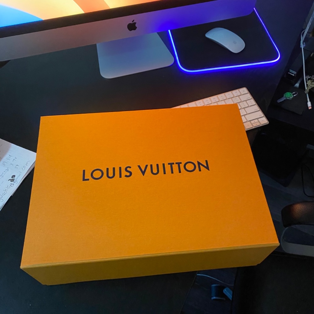 Louis Vuitton Side Bag Men - Picture 2 of 5